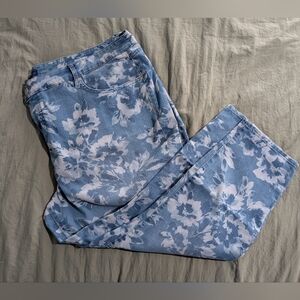 Isaac Mizrahi True Denim Cropped Acid Wash Floral Jeans Size 24WP